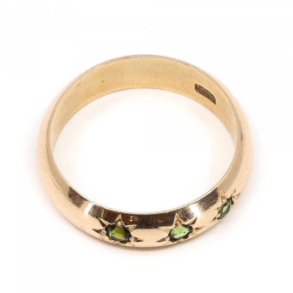 Antiker Bandring mit Peridot