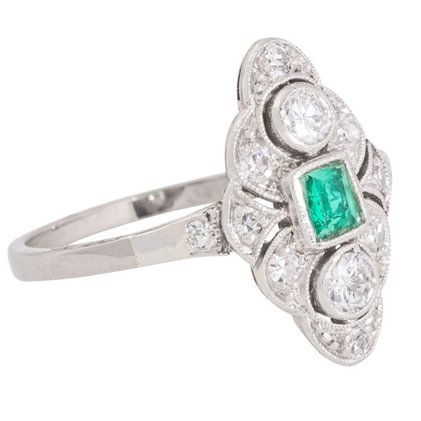 Antiker Art Deco Schiffchen Ring Platin Smaragd Diamanten